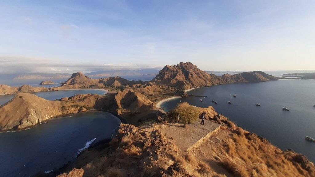 padar island cruise tour