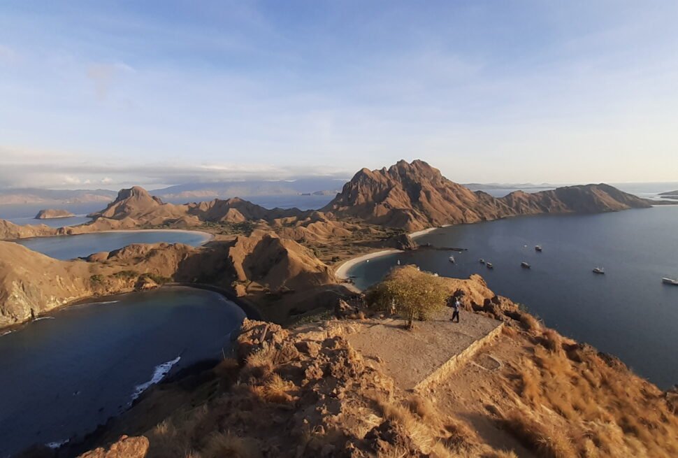 padar island cruise tour