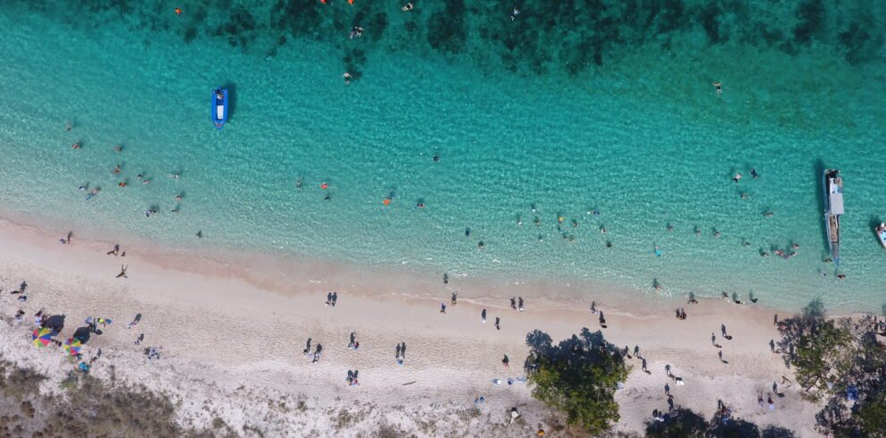 komodo island snorkeling
